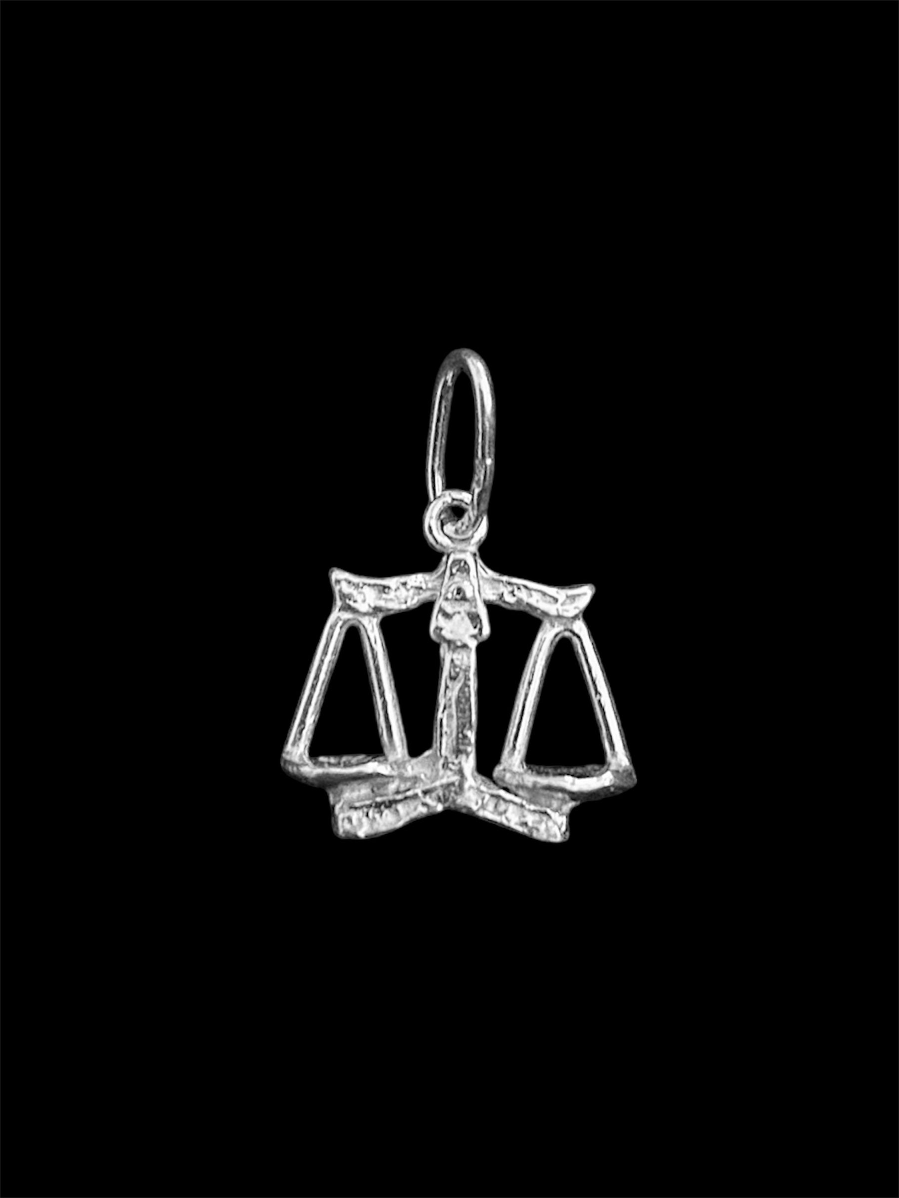 Srebrna zawieszka „waga”