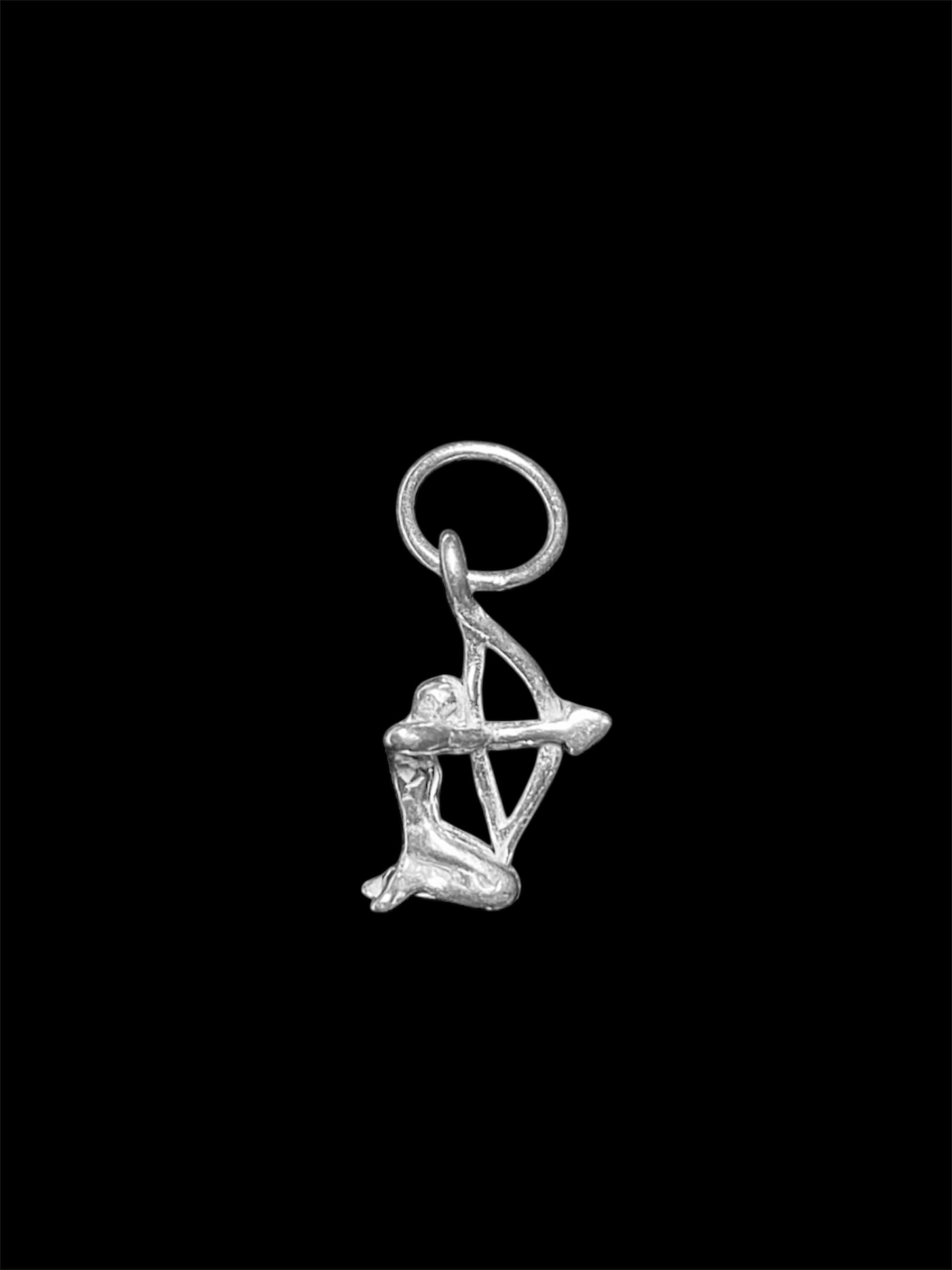 Srebrna zawieszka do bransoletki "łucznik"